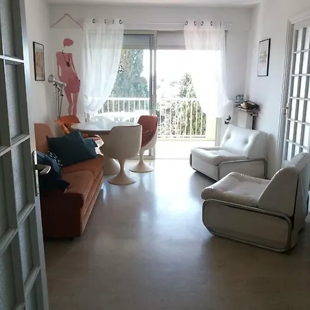 Apartment F1 Avec Garage